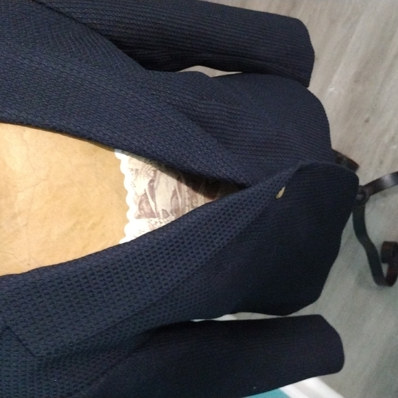 Blazer - Picture 3 of 4